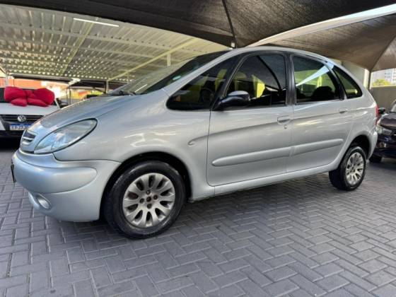 CITROËN XSARA PICASSO 2.0 EXCLUSIVE 16V GASOLINA 4P MANUAL